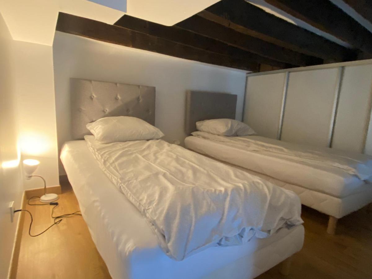 Studio Duplex Avec Spa Et Cour Privee Bonnelles Eksteriør billede