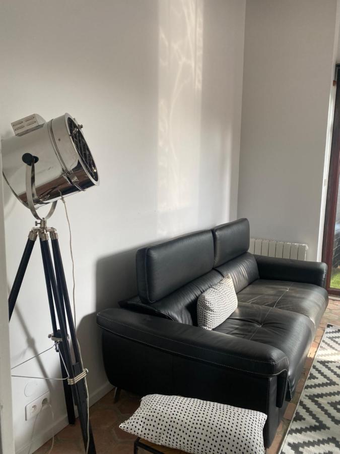 Studio Duplex Avec Spa Et Cour Privee Bonnelles Eksteriør billede